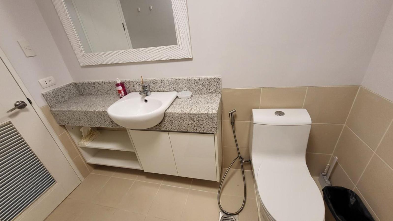 The Atherton- Spacious Modern Condo Unit In Paranaque Near The Airport, Makati, Bgc And Highways Paranaque City 외부 사진