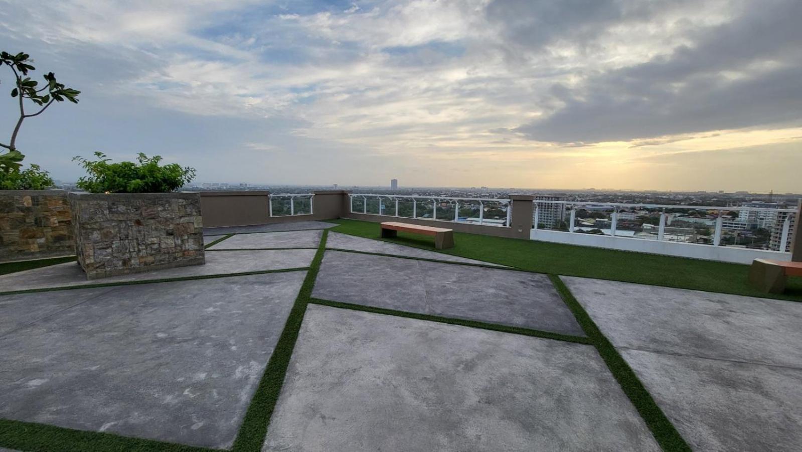 The Atherton- Spacious Modern Condo Unit In Paranaque Near The Airport, Makati, Bgc And Highways Paranaque City 외부 사진