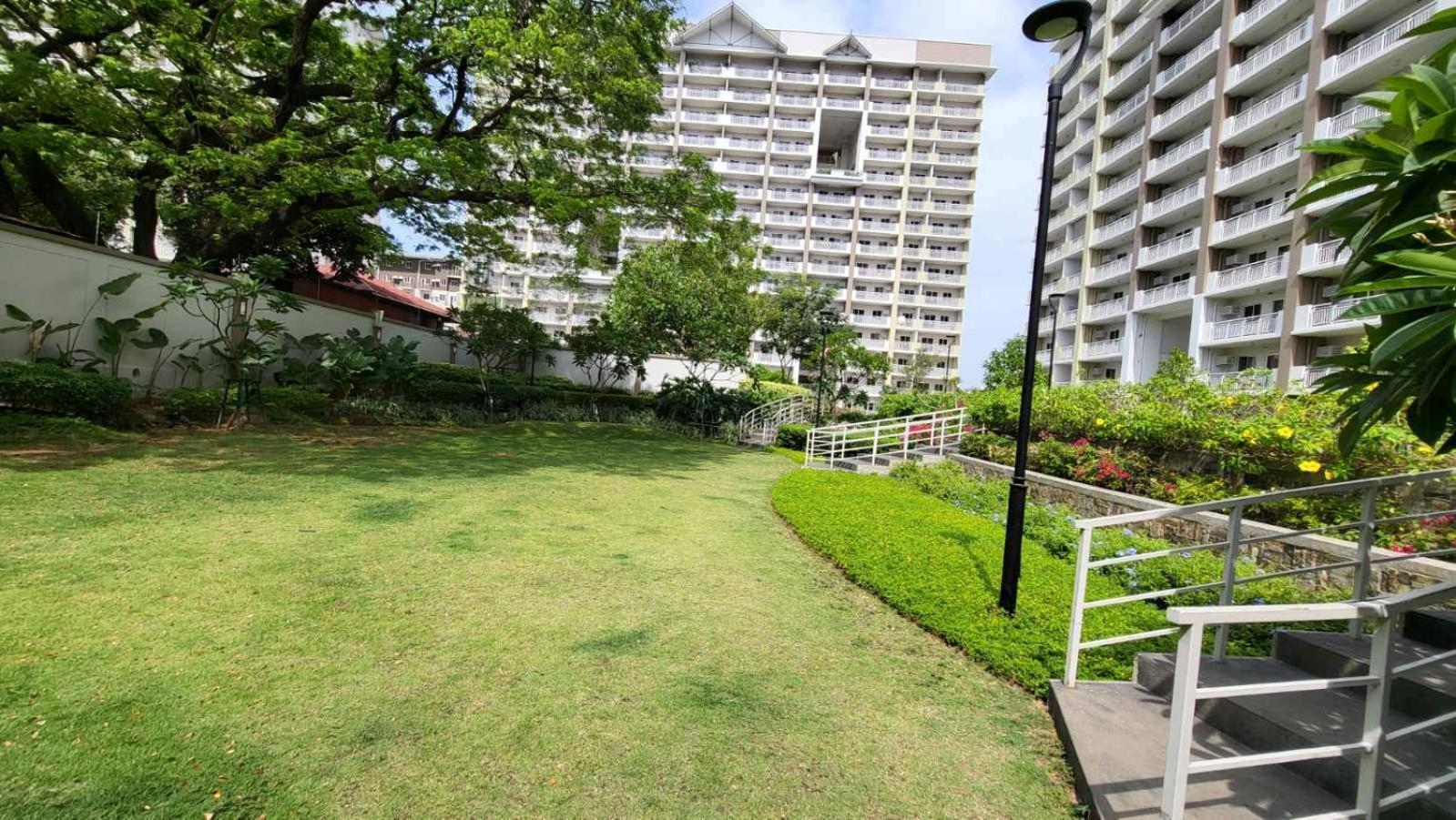 The Atherton- Spacious Modern Condo Unit In Paranaque Near The Airport, Makati, Bgc And Highways Paranaque City 외부 사진